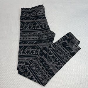 PINK Victoria Secret with 5th & Ocean Leggings‎